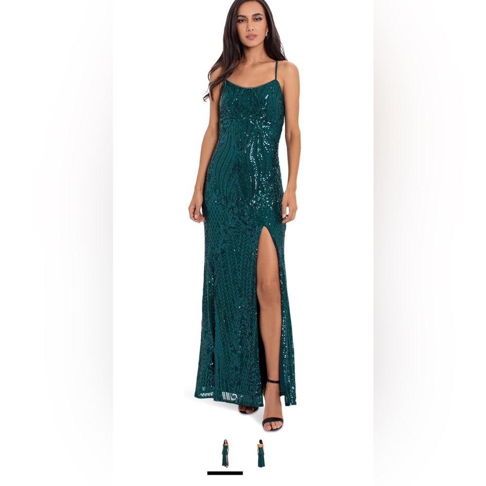 Betsy & Adam NWT sz 2 emerald green long sequenced gown.GORGEOUS & FLATTERING!